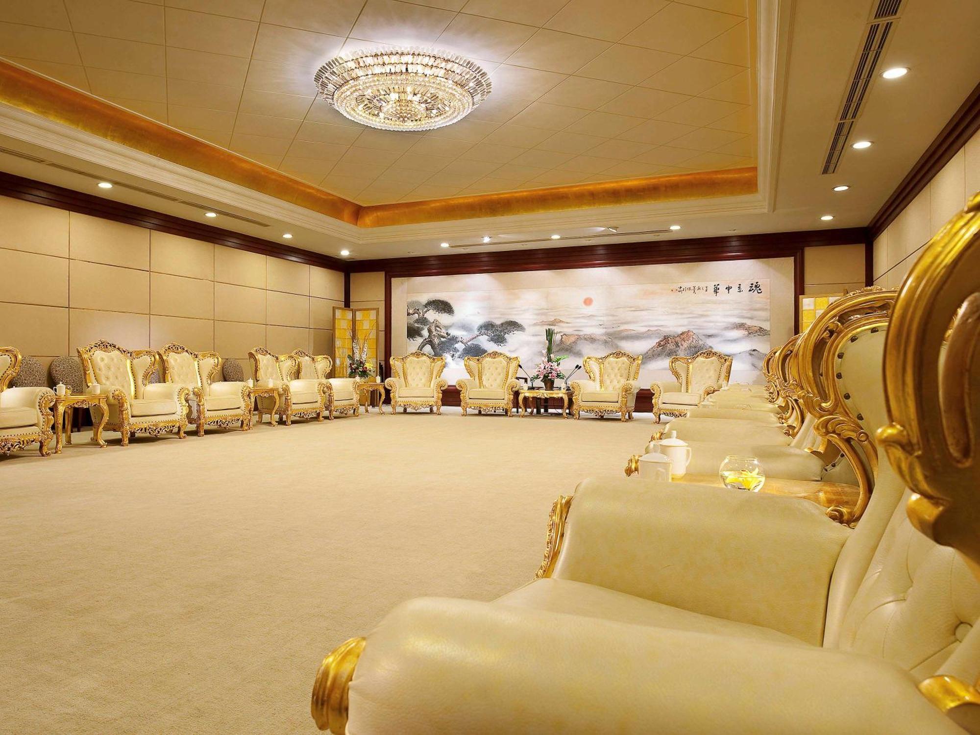 Sofitel International 5*